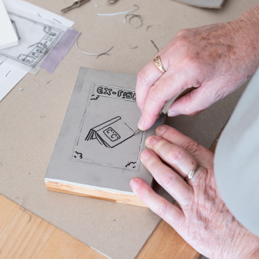 Linogravure d'un ex-libris chez Atelier Atelier dans les Vosges à Remiremont